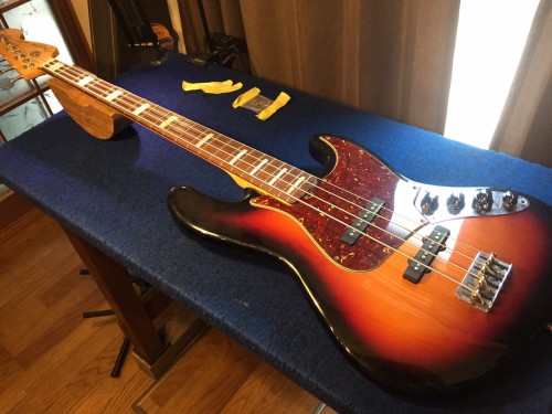 Custom Classic Jazz Bass