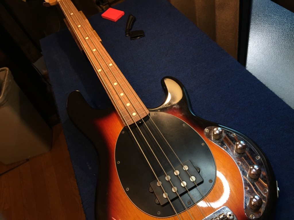 フレットレス ベース サンバースト+Fender ストラップ+inforsante.fr