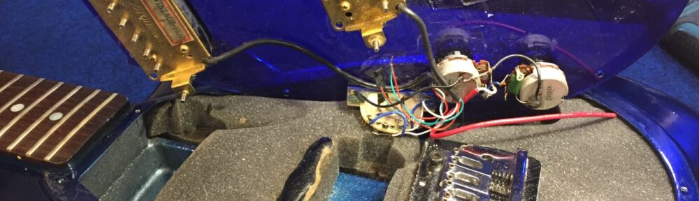 ピックガードアッセンブリーの確認