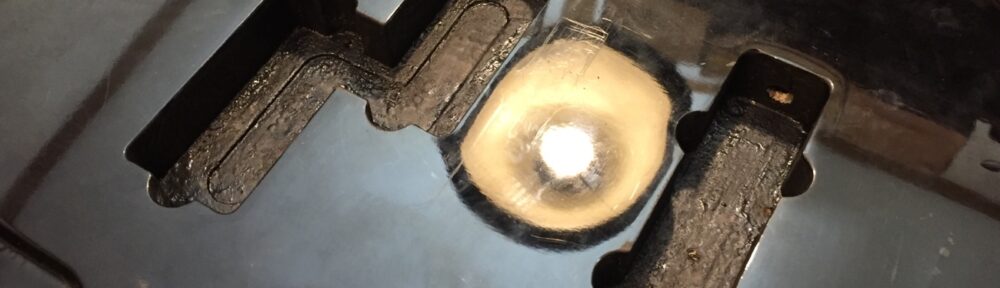 導電塗料を塗り直しておく