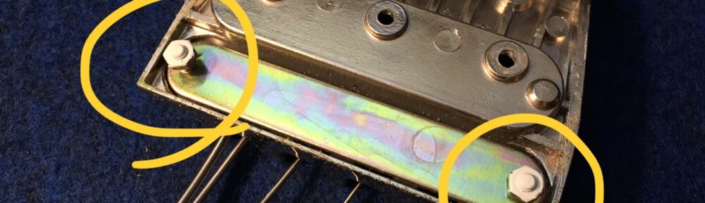 ナットが接着されている