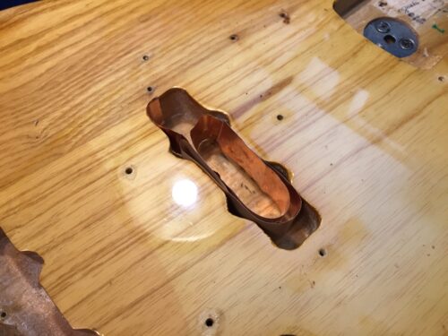 銅箔テープを貼り付ける
