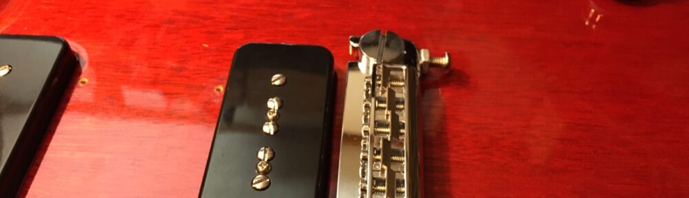 ネジは両方同じくらい出っ張る