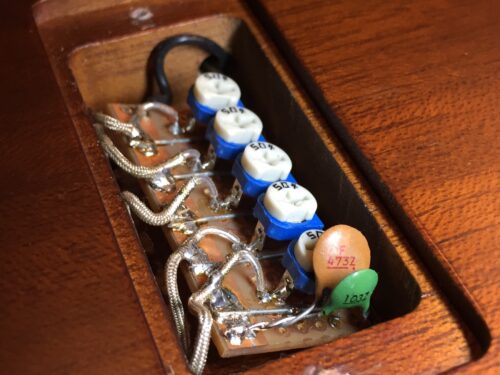 0.06μFくらい並列に入っている
