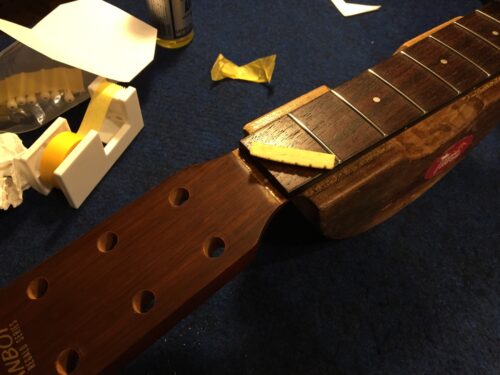 ナットが外れている