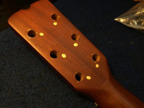 ネジ穴を埋めた