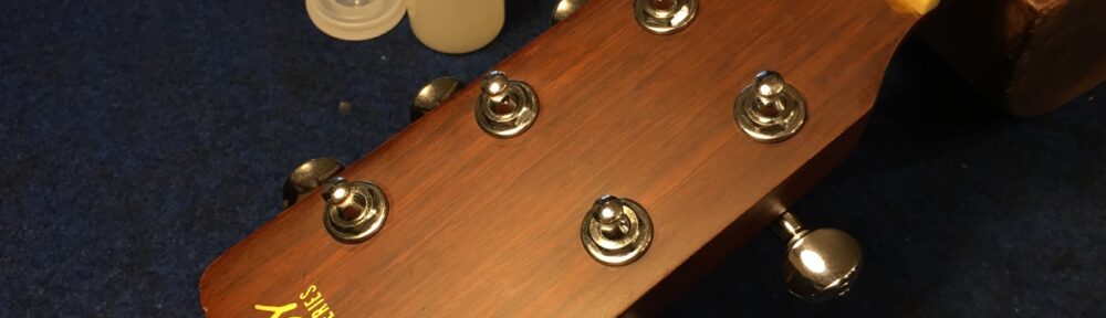 ブッシュナットの内側にグリスを塗っておいた