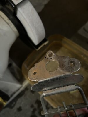 グラインダーで削る