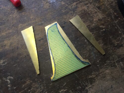 大まかにカットした