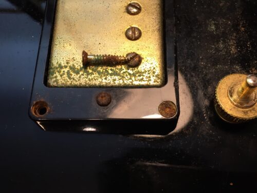 ネジが錆びていて取れない