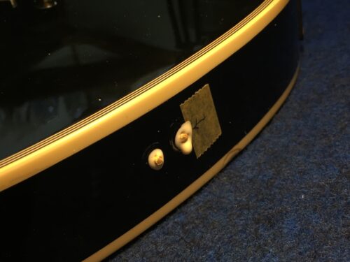 ネジ穴をたくさん埋めた