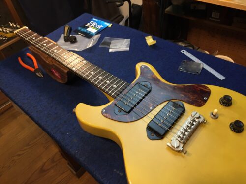 弦を張って完成かと思いきや