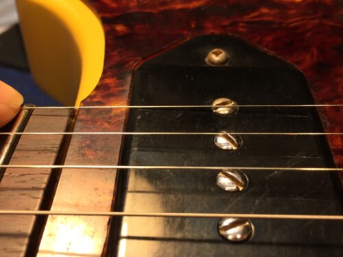 1弦のポールピースが・・・