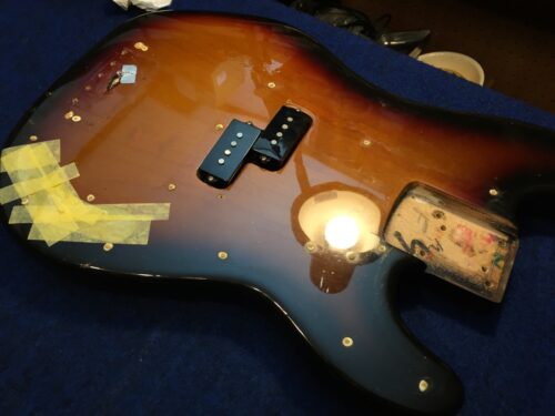 関係するネジ穴を全て埋めた