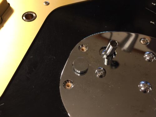 ネジを外したところ