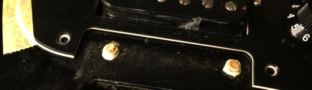 スタッドのネジ穴を埋めた