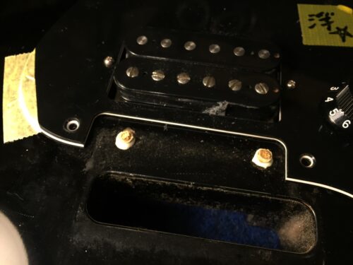 スタッドのネジ穴を埋めた