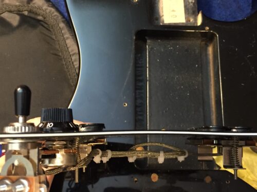 ピックを挟んでいたっぽい