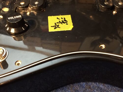 ピックを挟んでいたっぽい