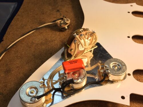 ストラトのアッセンブリー