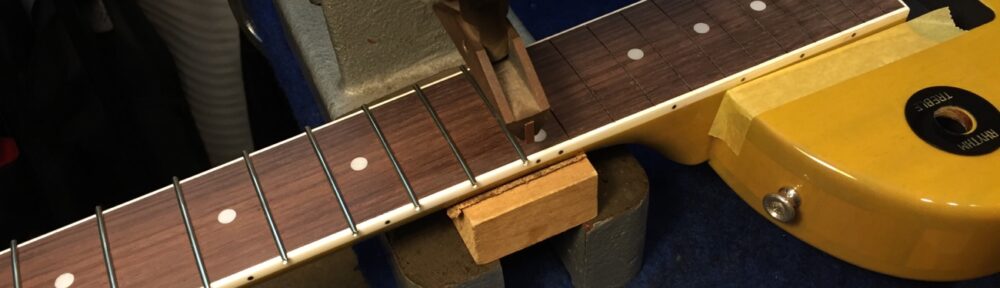 フレットの圧入