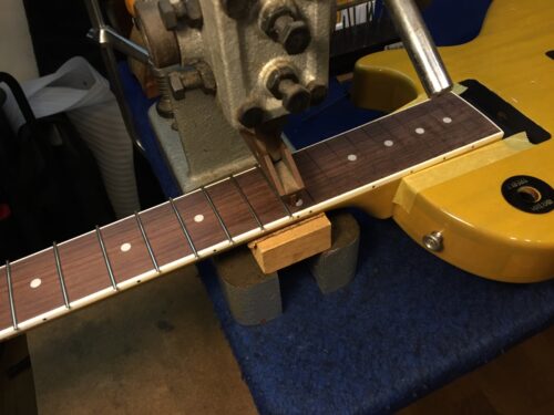 フレットの圧入