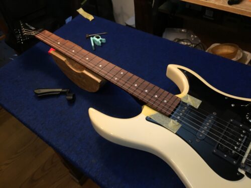 弦を張ってみる