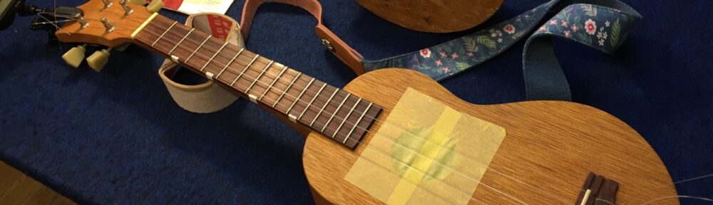 ウクレレの弦交換