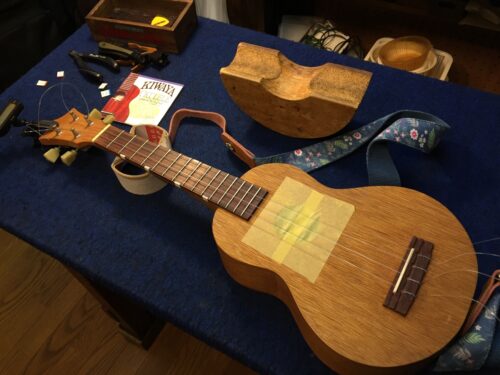 ウクレレの弦交換