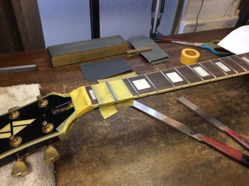 フレットを丸める