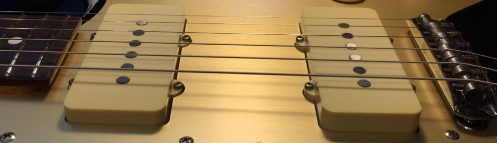 ピックアップの高さ調整