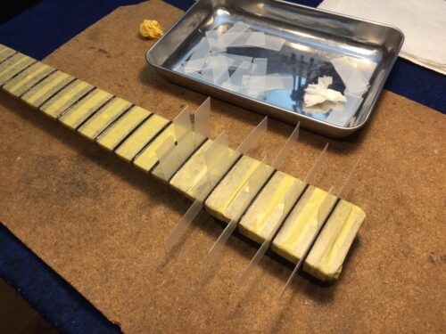 フレット溝を補修する