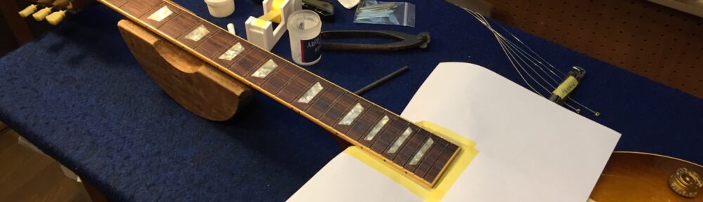 フレットを抜いた