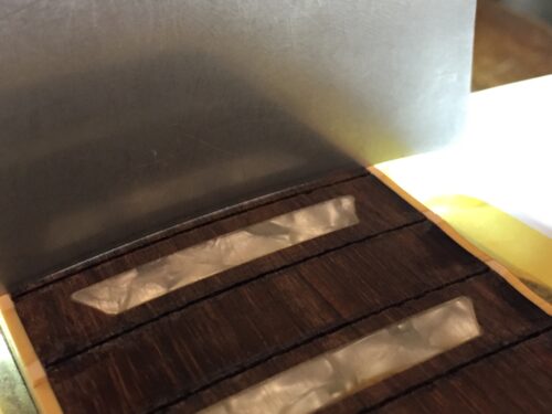 ハイポジション側の指板R