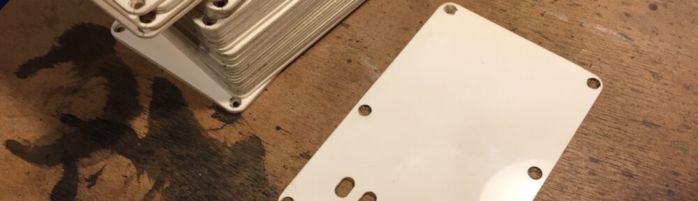 裏パネルのレリック加工