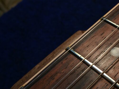 フレットのすり合わせもする