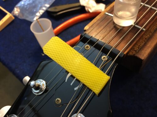 ナット溝に追いグリス