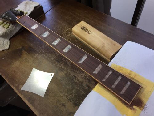 指板Rを補正する