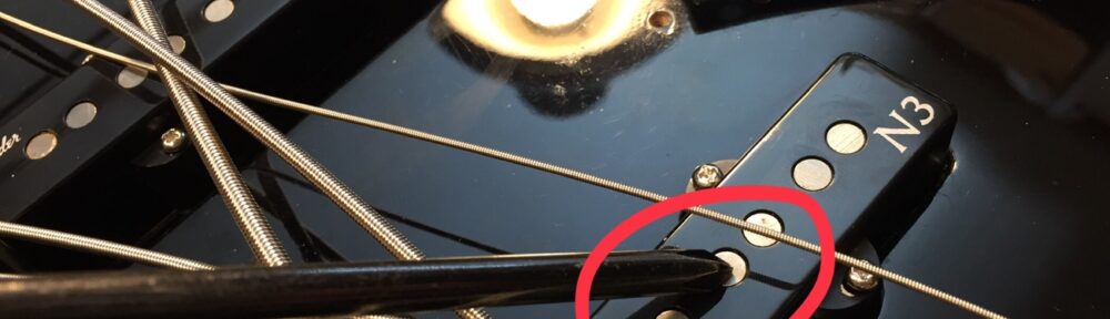 ポールピースを触るとノイズが出る