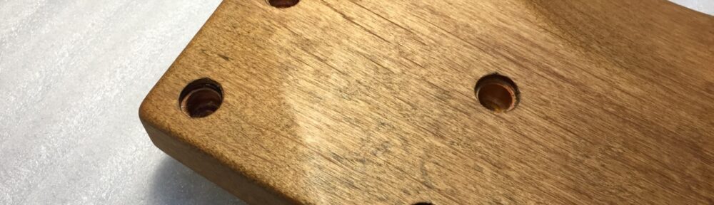 ブッシュが抜けた