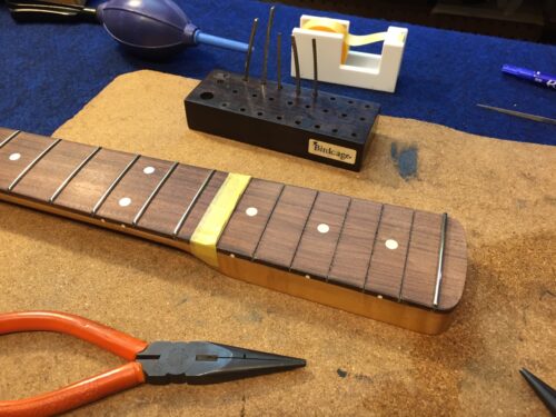 フレットを曲げ直す