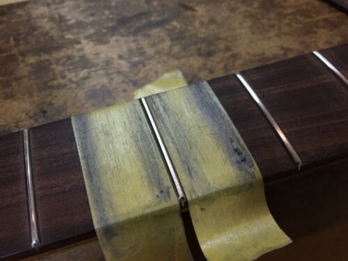 フレットを丸める