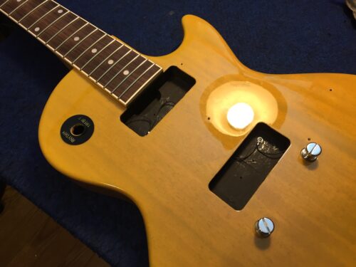 導電塗料をアース電位につなぐ