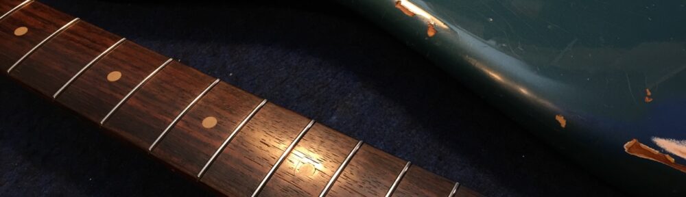 フレットを仕上げた