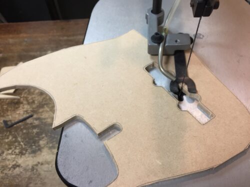 MDF合板をカットする