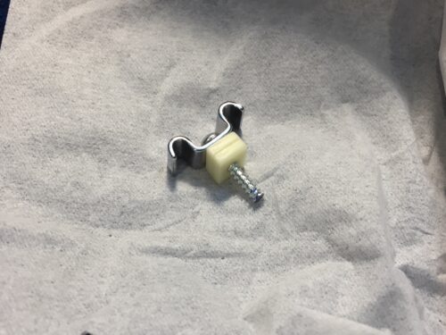 ネジをカットした