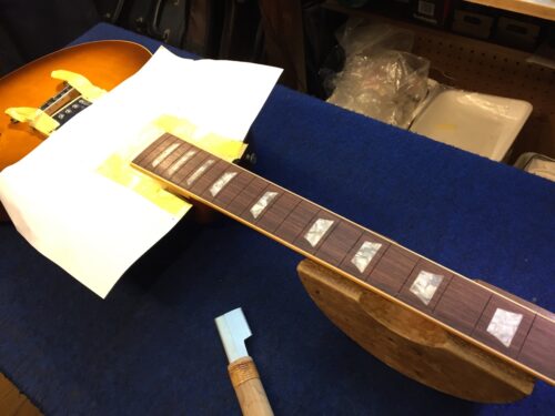 フレット溝を整える