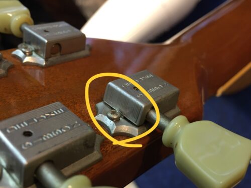 1弦のペグがグラグラいている