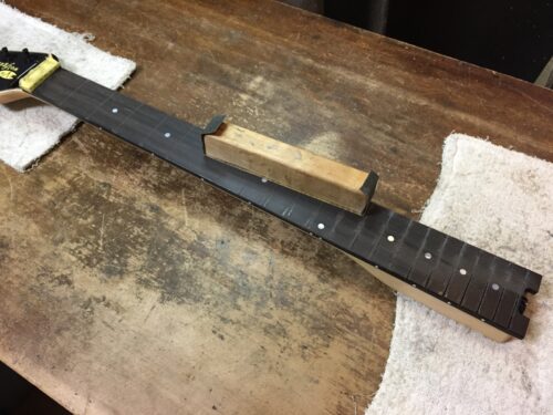 指板を整えておく