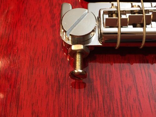 ナットを固定する